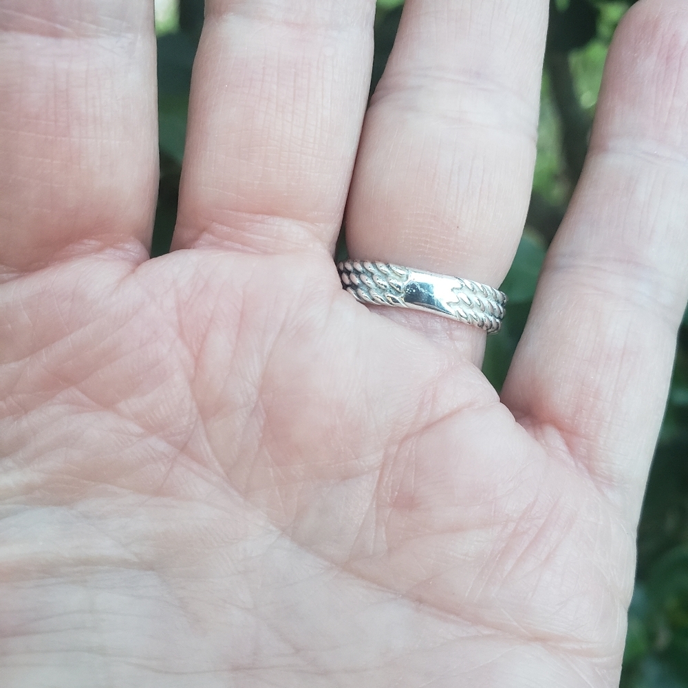 DAVID YURMAN Garnet Petite Wheaton Ring - Picture 9 of 12